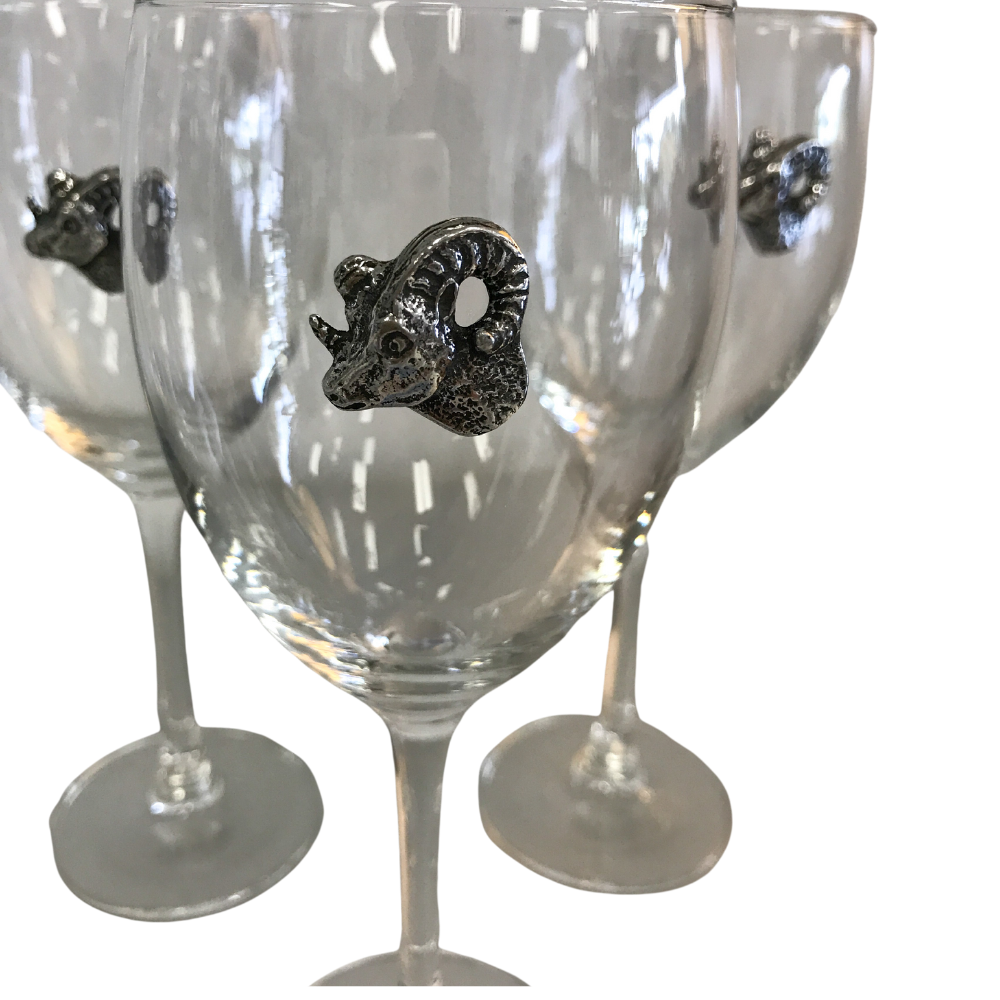 (19747) Raleigh Cocktail Company Exclusive Set Of Four Wine Glasses With Ram